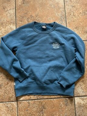 REI co-op embroidered crew neck sweatshirt